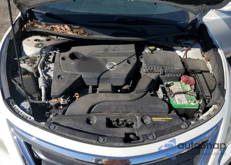 2015 Nissan Altima 2.5 z USA, uszkodzony, nr VIN 1N4AL3AP9FC125181